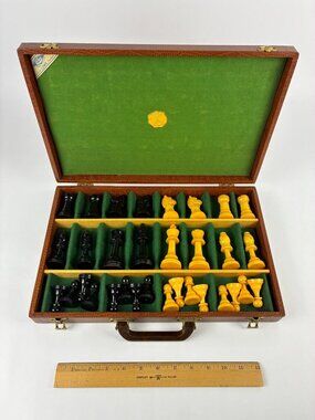 MINT 1940s E.S. Lowe Catalin Bakelite Chess Set • WF Sellers Co Jewelers